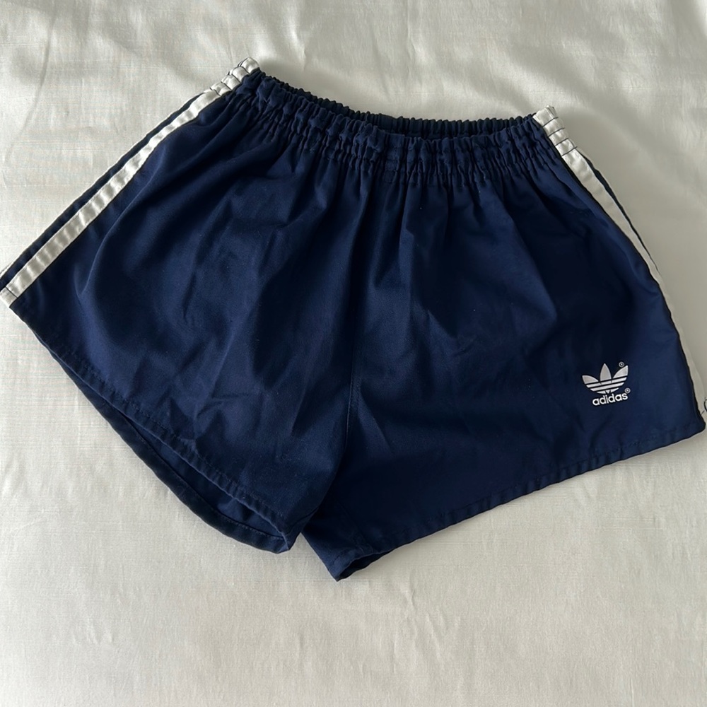 Adidas high waist vintage women’s lined shorts